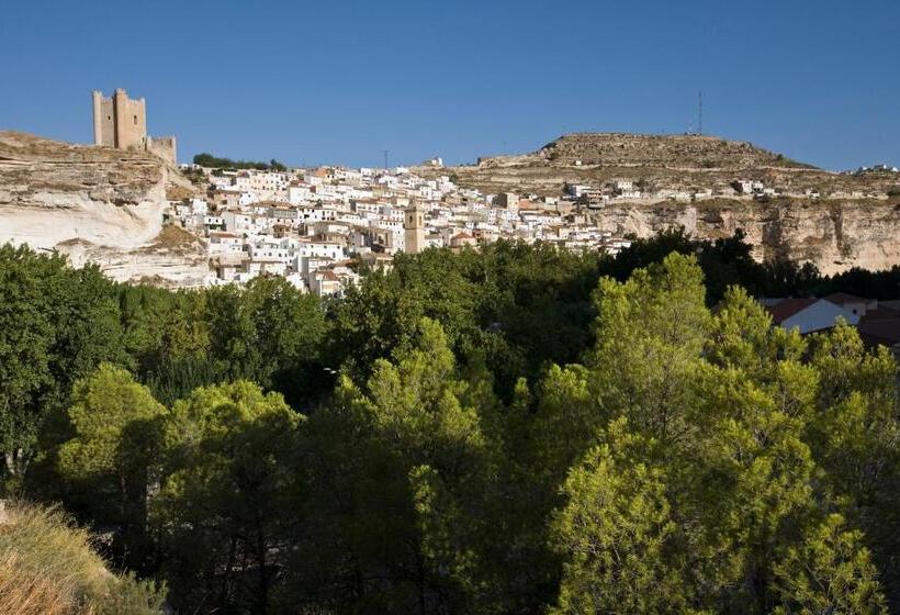 هتل Hostal Alcalá Del Jucar