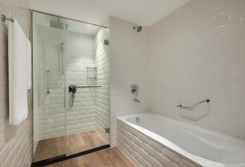 هتل Wyndham Garden Muscat Al Khuwair