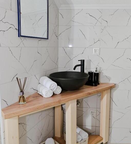 پانسیون Lola S House