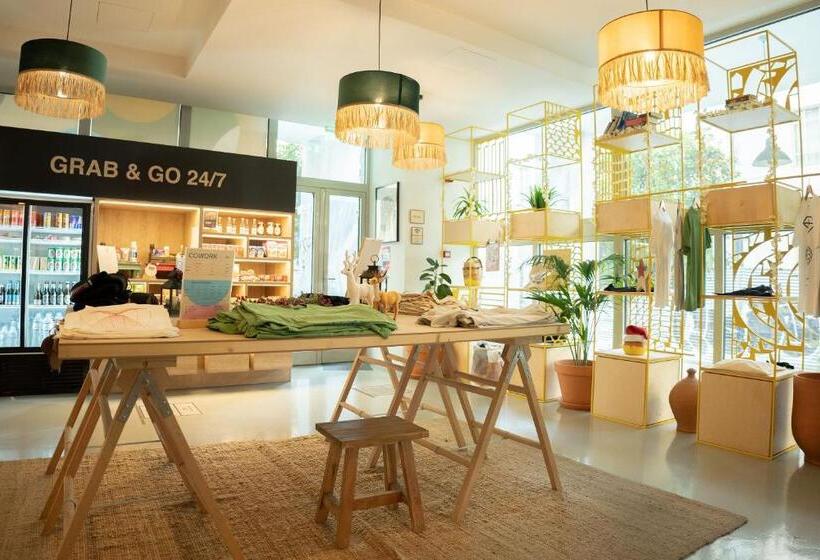 Общежитие Selina Athens Theatrou