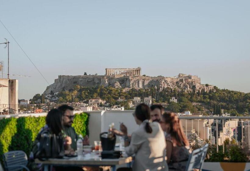 Herberge Selina Athens Theatrou