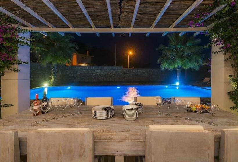 Fours Seasons Villa 7