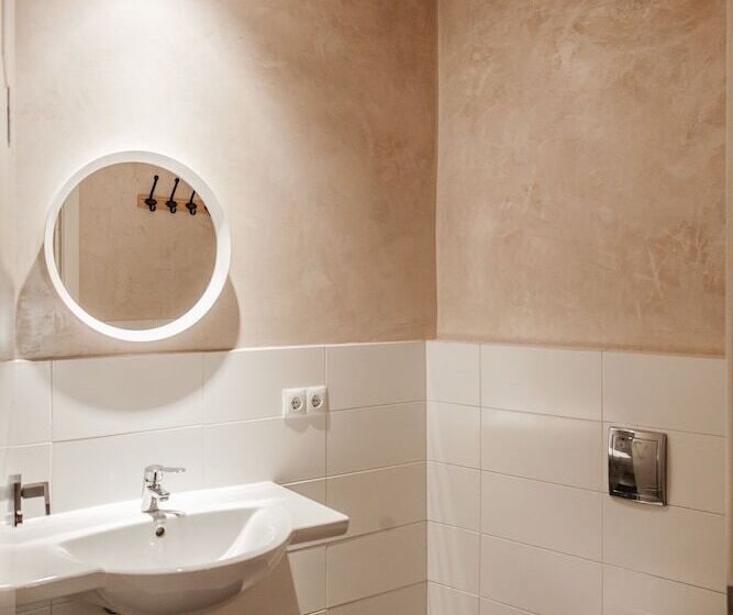 Хостел Astuto Boutique Jerez Adults Only