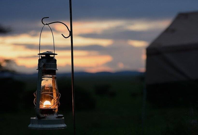 فندق Matembezi Safari Lodge