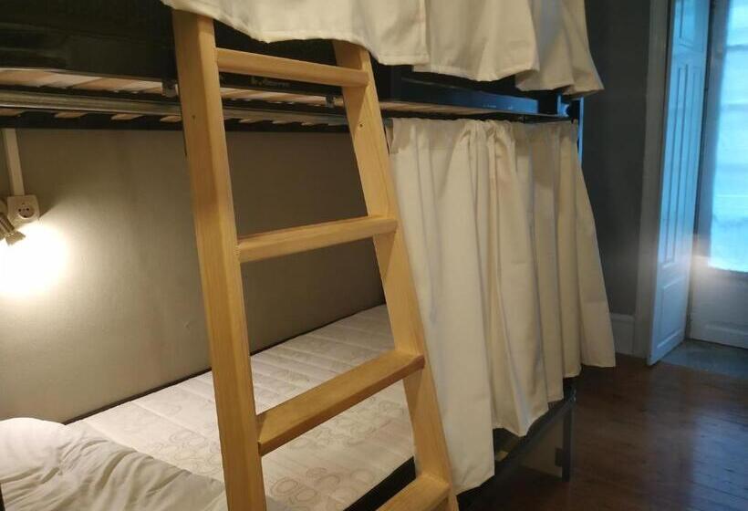 بنسيون Albergue Albor