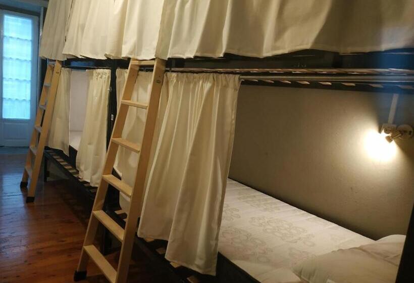 بنسيون Albergue Albor