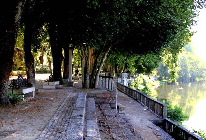 بنسيون Albergue Albor