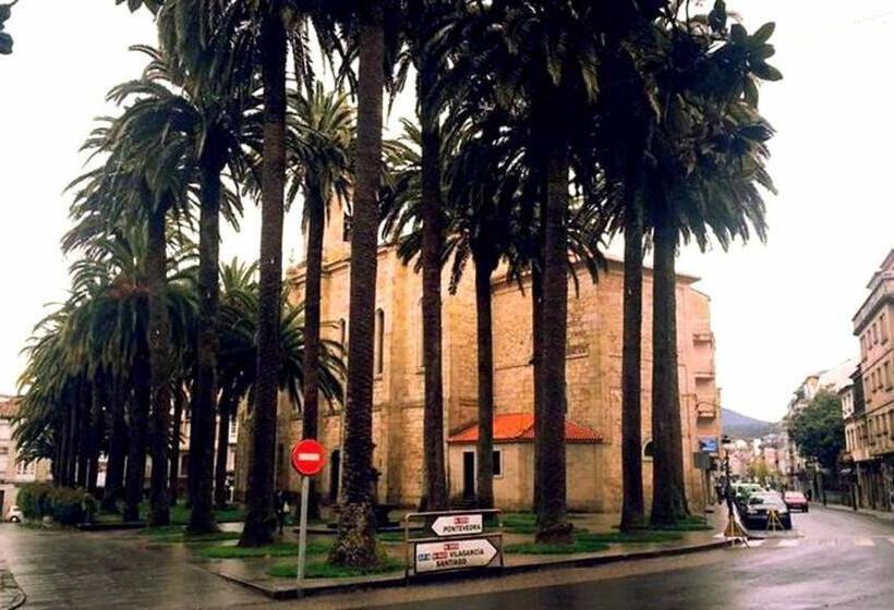 بنسيون Albergue Albor