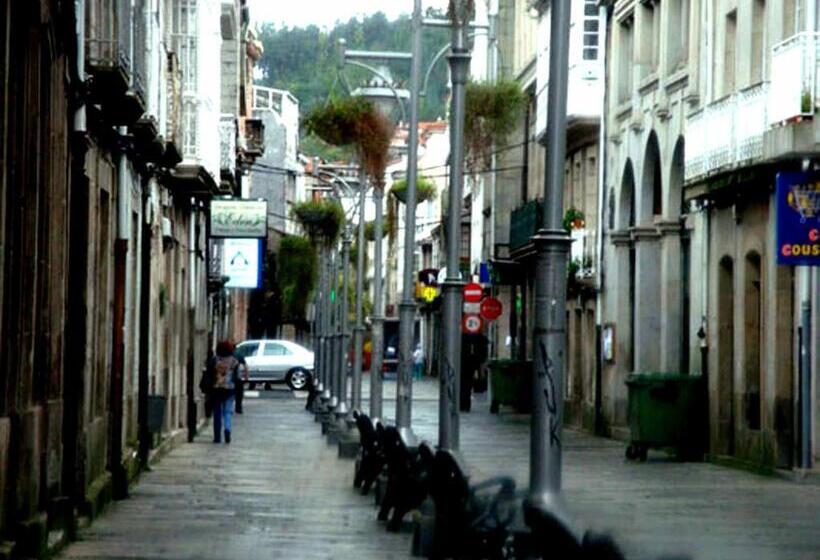 بنسيون Albergue Albor