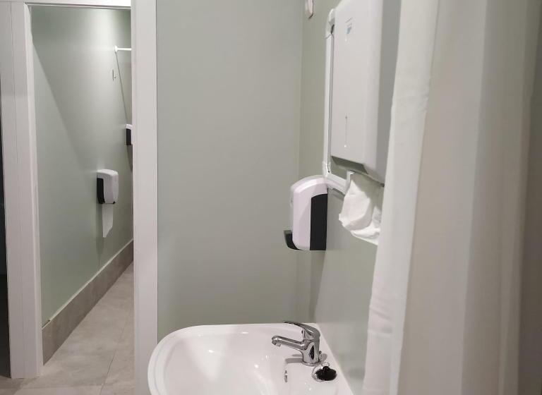 بنسيون Albergue Albor