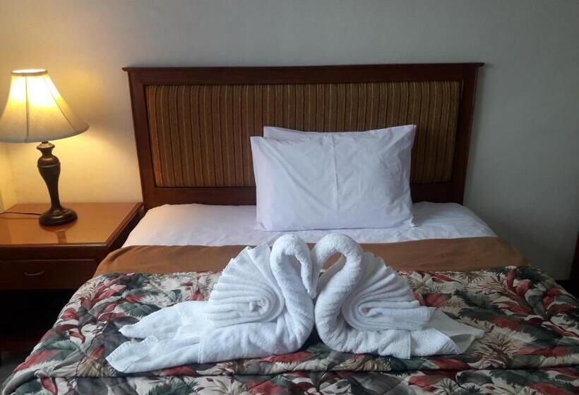 S & C Hotel Suites & Apartment