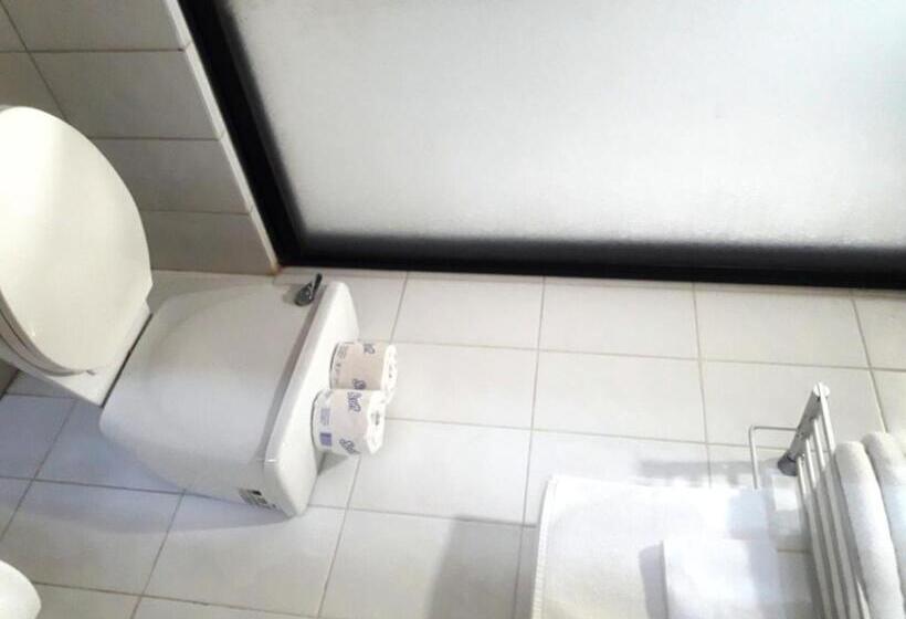 S & C Hotel Suites & Apartment