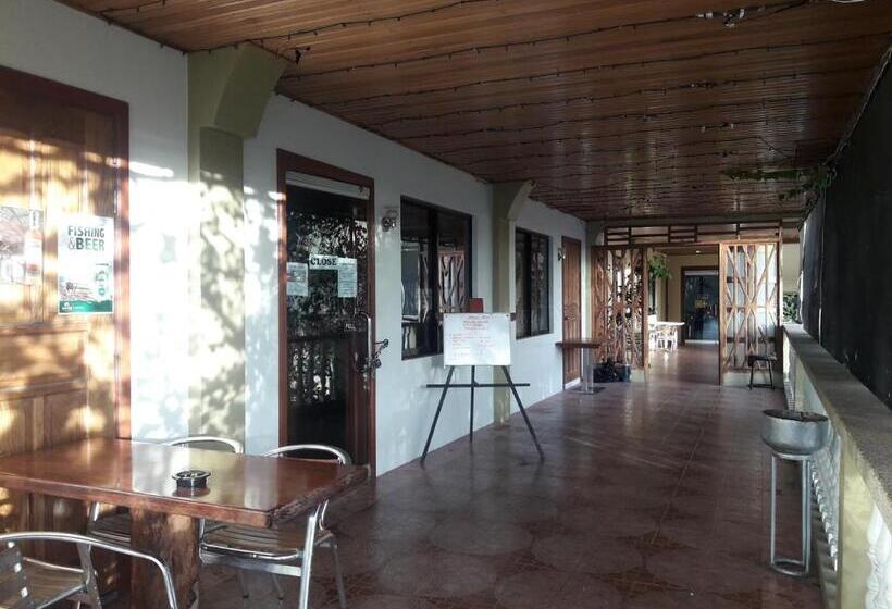 S & C Hotel Suites & Apartment