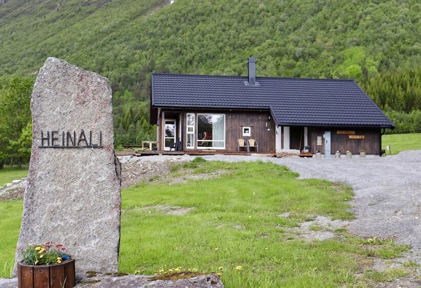 Heinåli Hytta