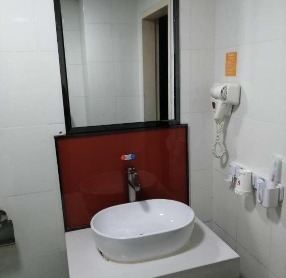 בית מלון כפרי 7days Premium Qingdao Xianggang Middle Road Zhiqun Road Subway Station Branch