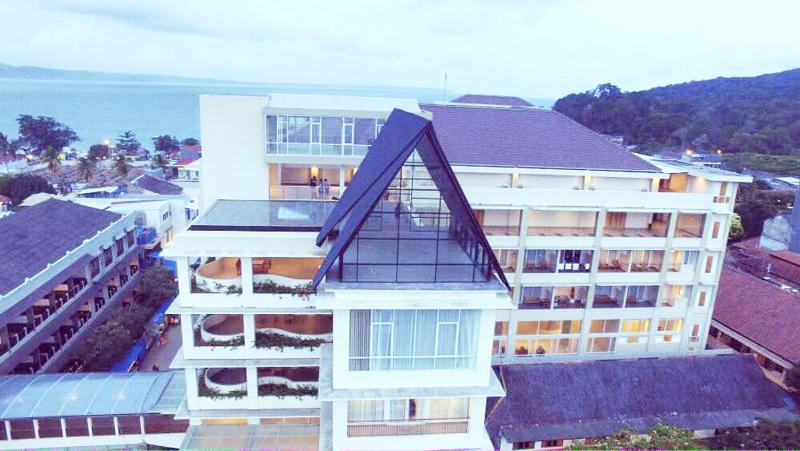 酒店 Laut Biru Resort