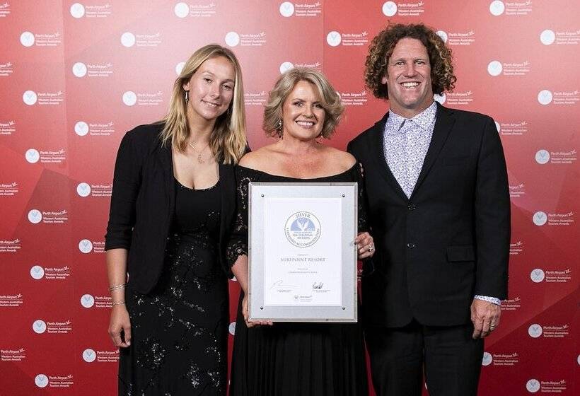 هتل Surfpoint Resort