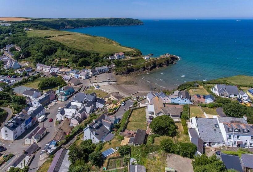 Pendyffryn Manor Bed & Breakfast