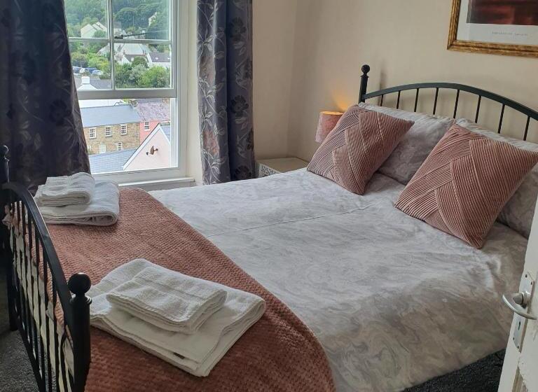 Pendyffryn Manor Bed & Breakfast