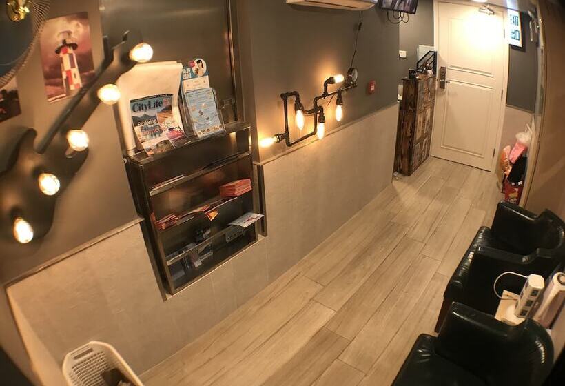 پانسیون The House