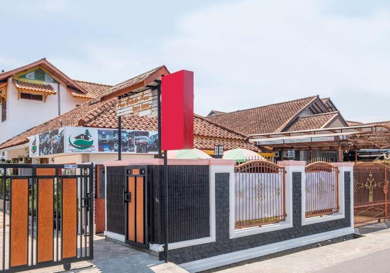 Общежитие Capital O 1541 Puri Cikole Asri