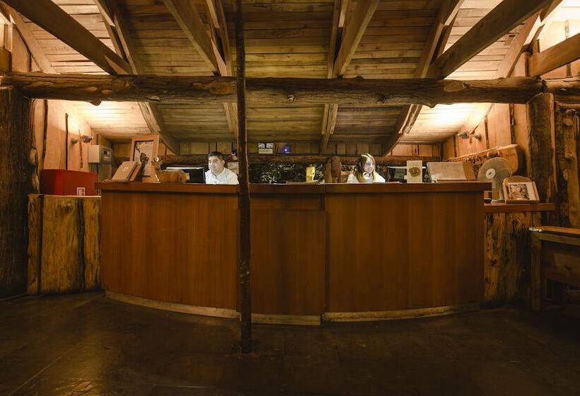 호텔 Huilo Huilo Montaña Magica