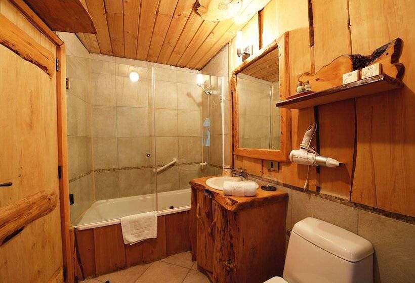 호텔 Huilo Huilo Montaña Magica