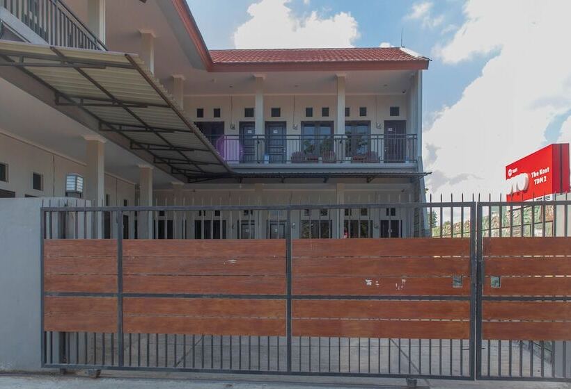 호텔 The Kost Tdm 2 By Oyo Rooms