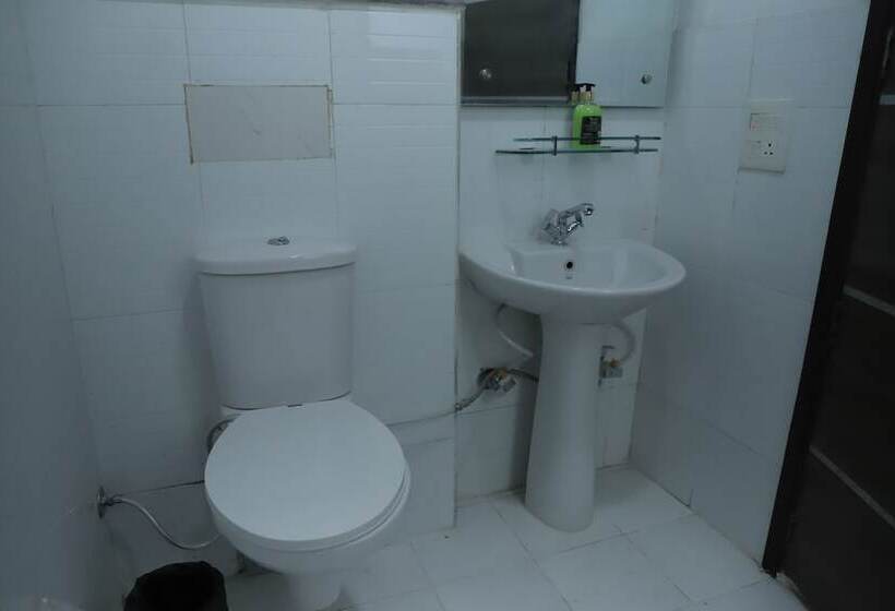 Отель Green Castle