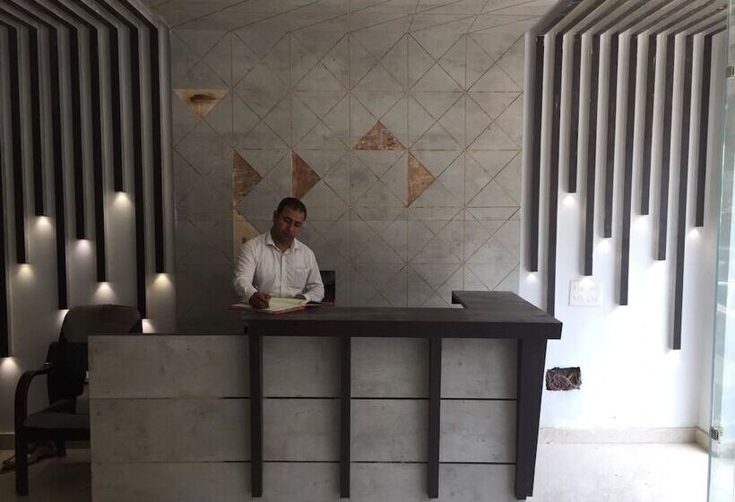 Отель Green Castle