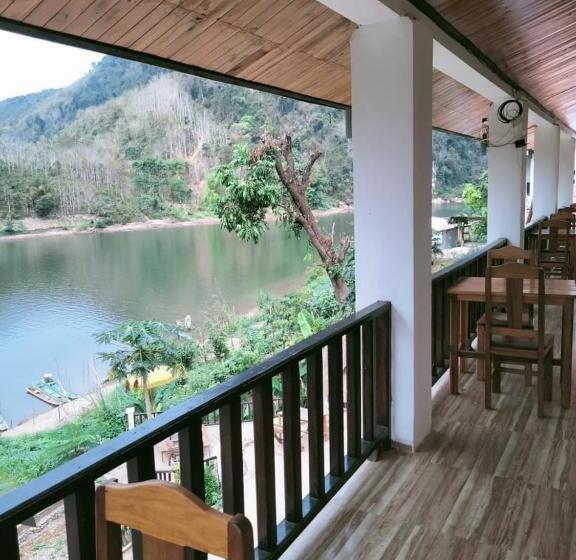 ペンション Nam Ou View Villa