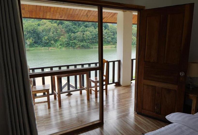 ペンション Nam Ou View Villa