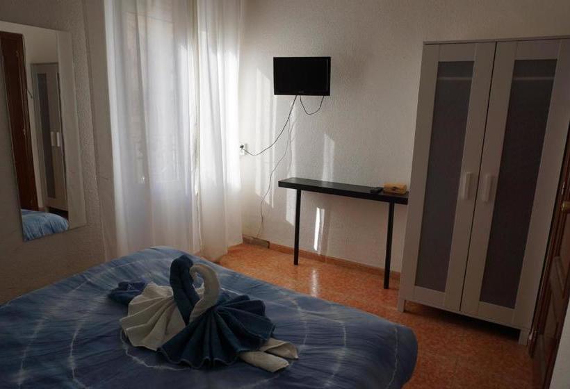 هاستل Guesthouse Namaste Central Rooms Valencia  Adults Only