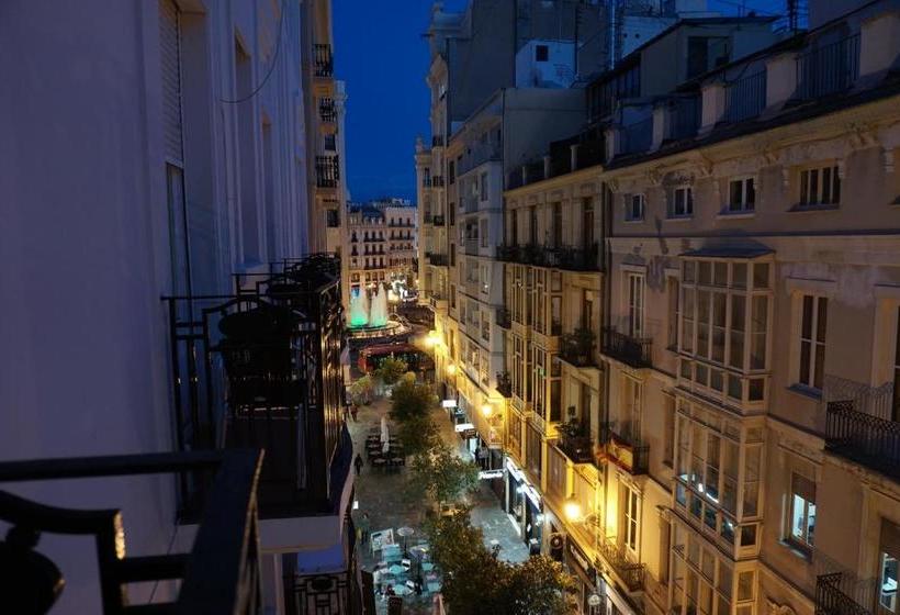 هاستل Guesthouse Namaste Central Rooms Valencia  Adults Only