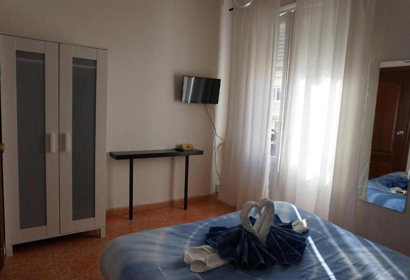 هاستل Guesthouse Namaste Central Rooms Valencia  Adults Only