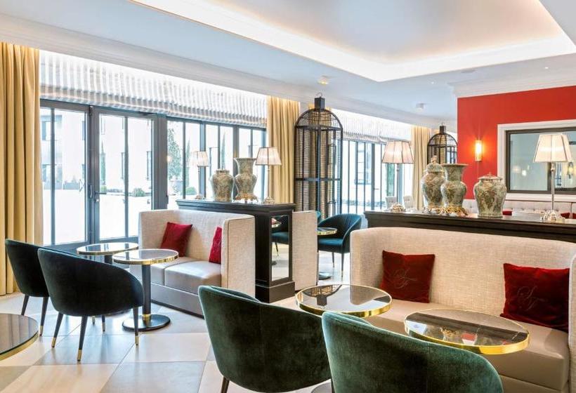 호텔 Hôtel & Spa Les Sept Fontaines Best Western Premier