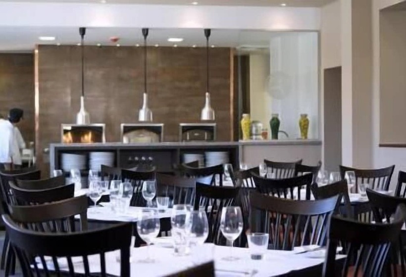 Отель Carrington Place