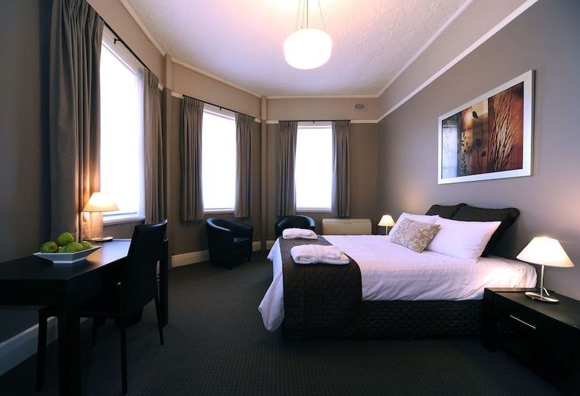 Отель Carrington Place