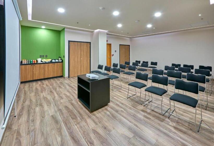 בית מלון כפרי City Express Plus By Marriott Mexicali