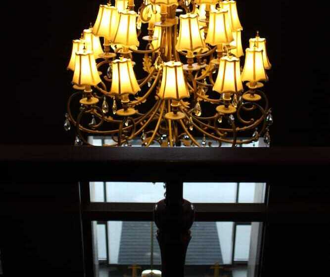 هتل Tom River Plaza