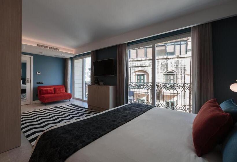 هتل 123 Mainstreet Boutique