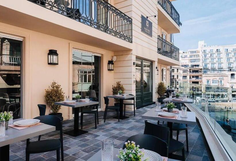 هتل 123 Mainstreet Boutique