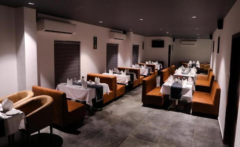 בית מלון כפרי Emperor