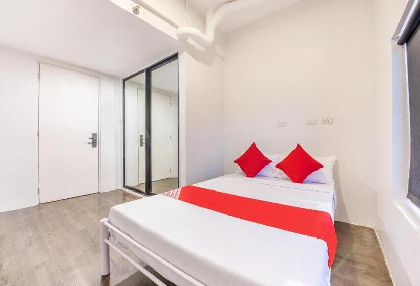 בית מלון כפרי Oyo 563 Mytown New York