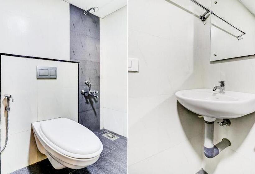 Отель Treebo Petals Suites