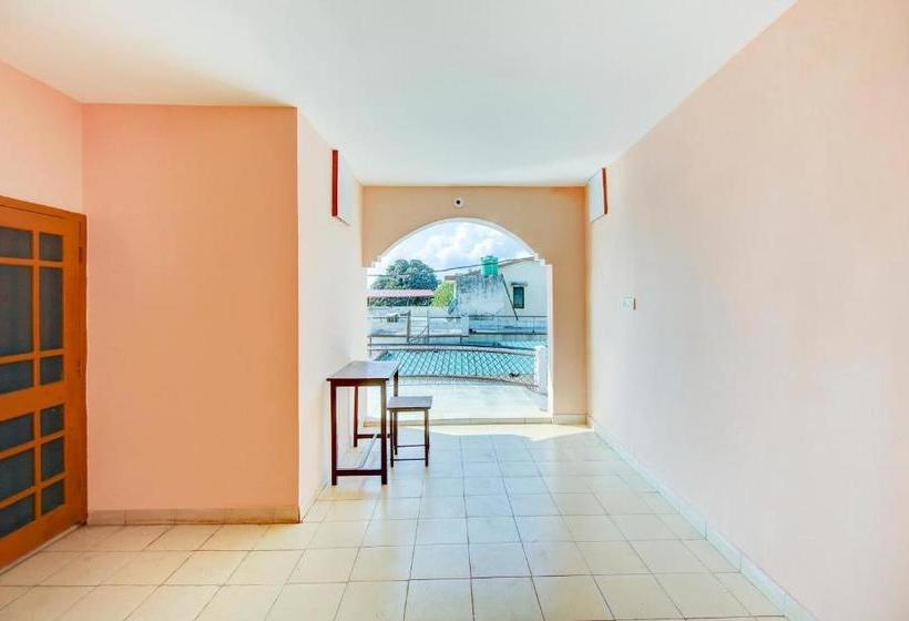 Pensão Oyo Home 69670 Elegant 1bhk Laxman Chowk