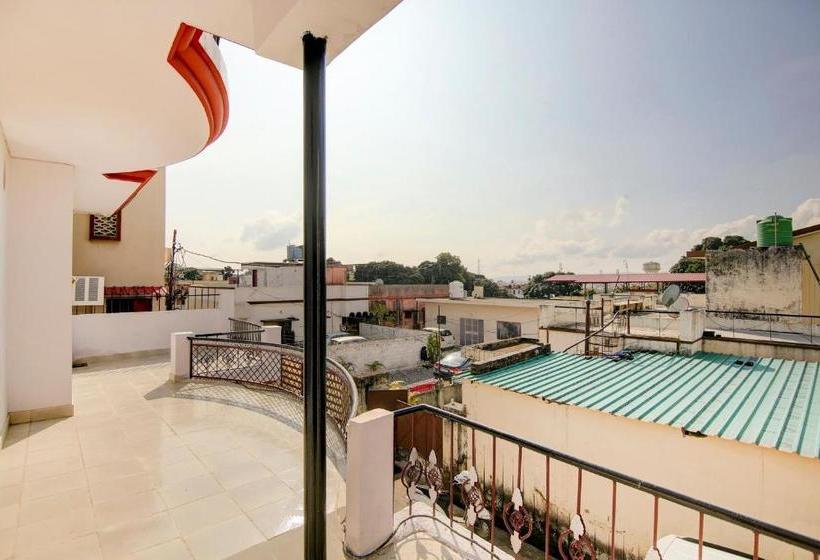 Pensão Oyo Home 69670 Elegant 1bhk Laxman Chowk