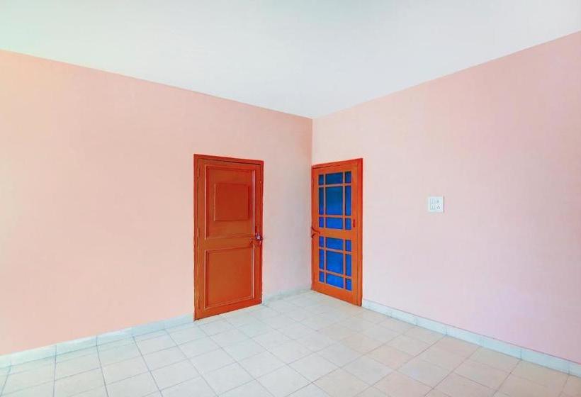 Pensão Oyo Home 69670 Elegant 1bhk Laxman Chowk