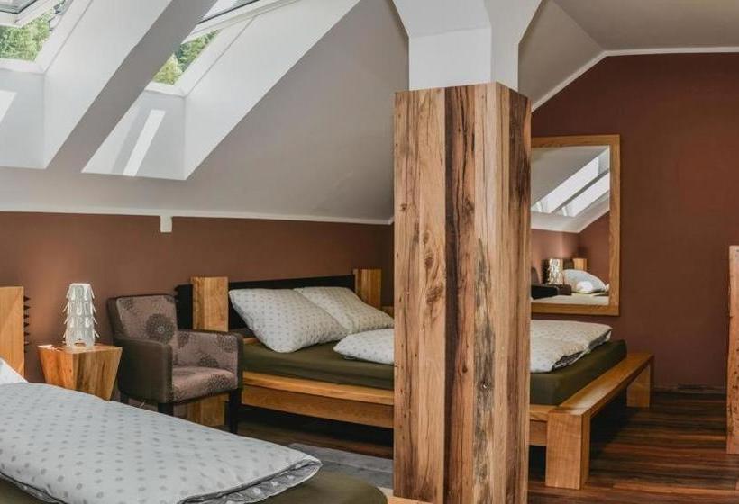 پانسیون Ta Fabrika Restavracija,pizzerija In Prenočišča