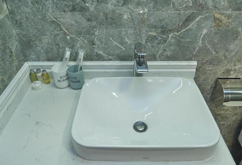 Bbq Hostel Ha Long 2